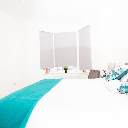 Dunamis Staycation 1 Croydon Luaran gambar