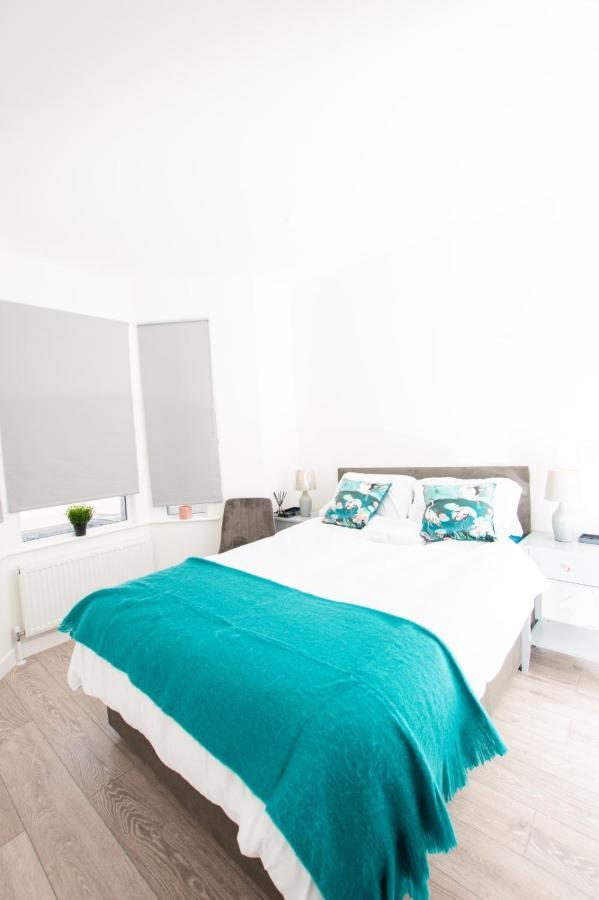 Dunamis Staycation 1 Croydon Luaran gambar