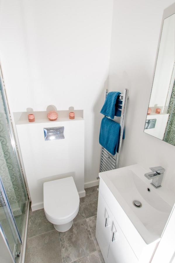 Dunamis Staycation 1 Croydon Luaran gambar