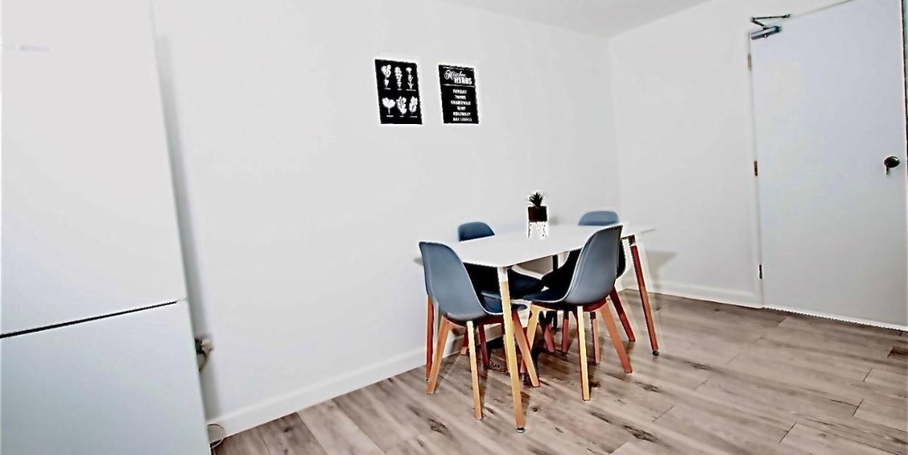 Dunamis Staycation 1 Croydon Luaran gambar